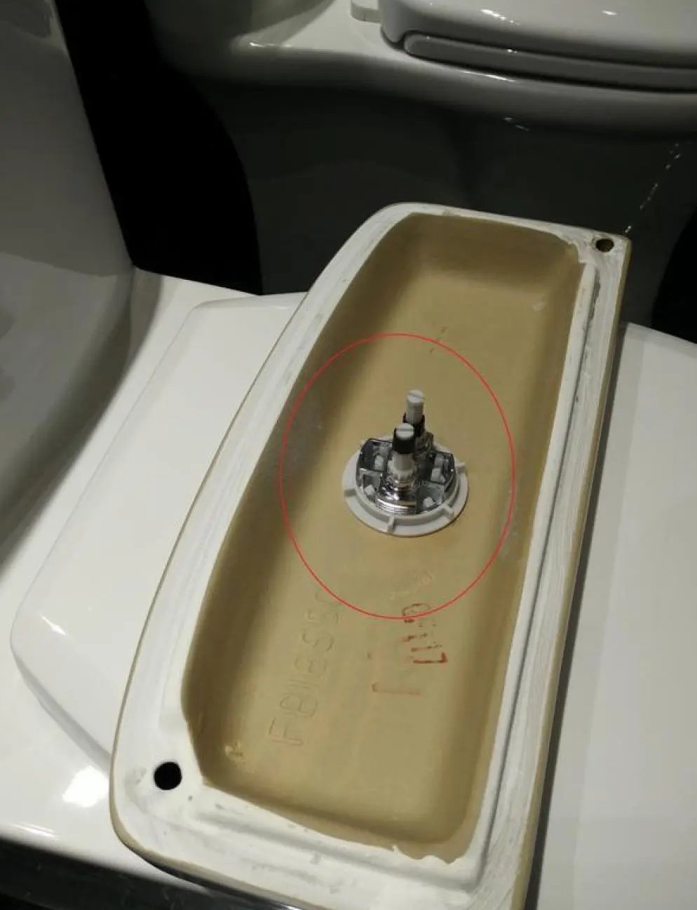 黄石马桶冲水无力?5个自救技巧和1个必须叫师傅的判断标准