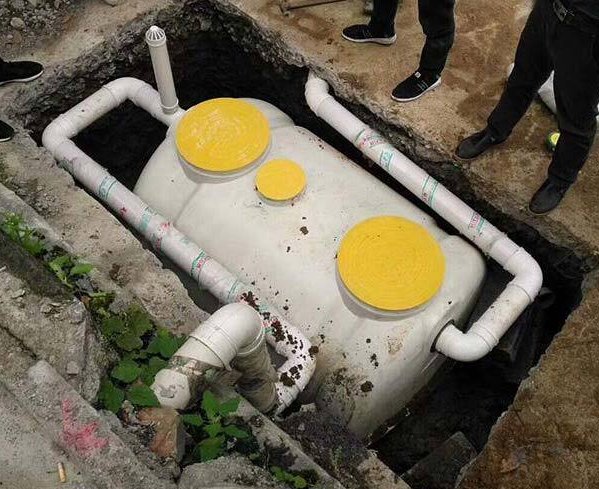 鄂州化粪池满了,你家地板先知道?别等爆炸才后悔