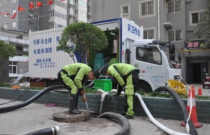 黄石小区化粪池抽粪一车到底收多少钱？2025年本地行情与避坑指南