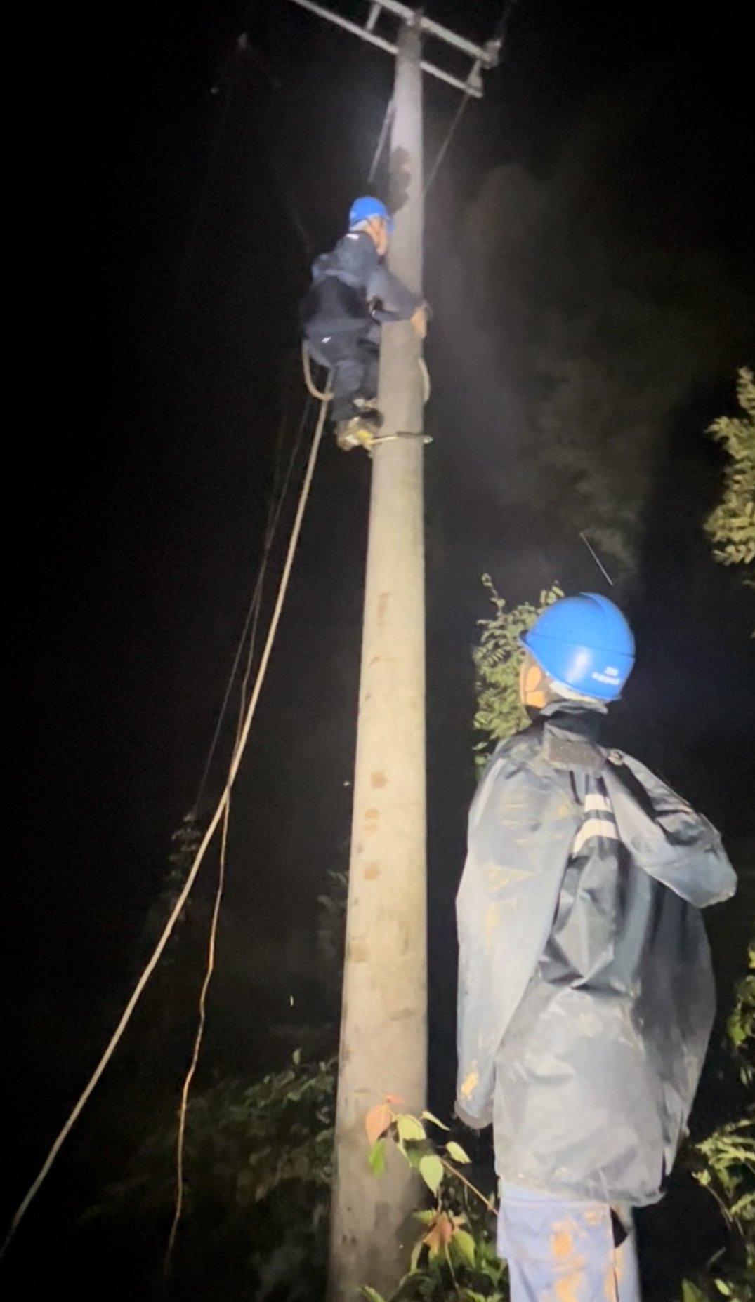 鄂州24小时夜间应急疏通:暴雨夜半,那根堵死的管子比闹钟还准时