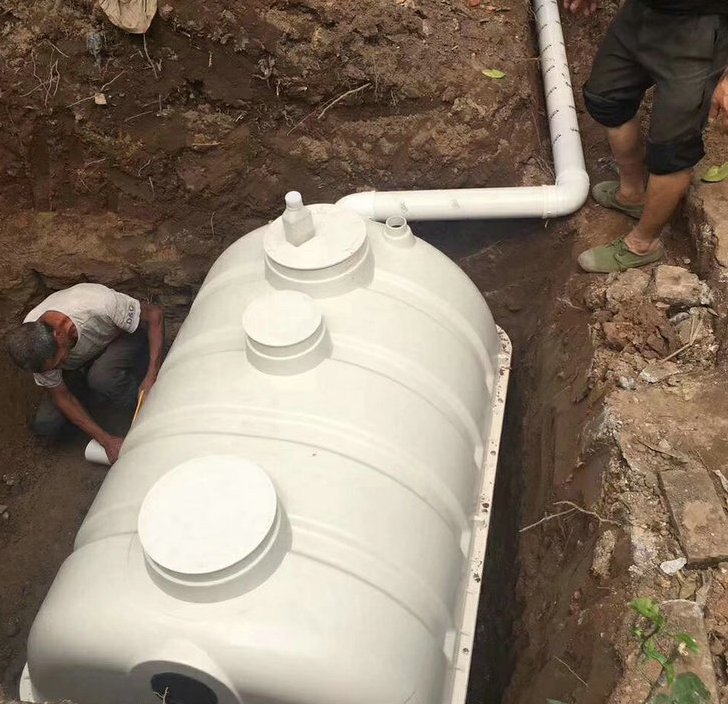 鄂州化粪池溢粪污染地面怎么处理?别等臭气熏天才找师傅,这些坑我先帮你踩了