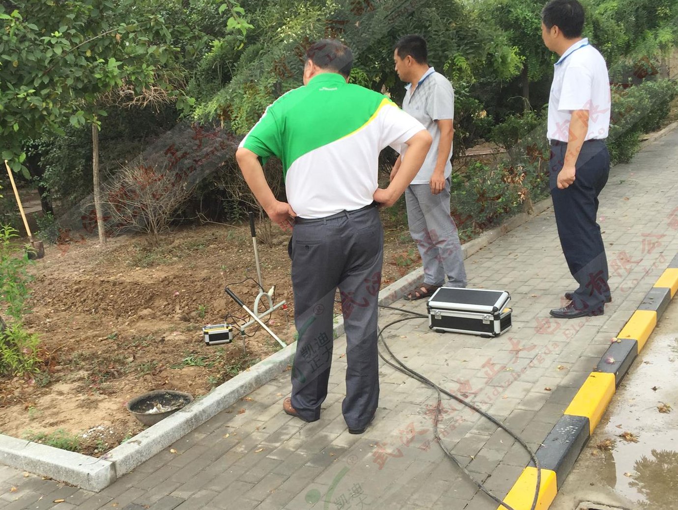 黄石老小区主管道堵了三年，挖开地面那刻我愣住了