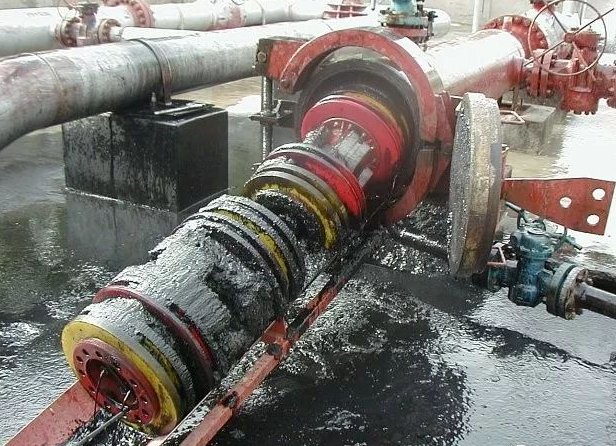 鄂州油污固化在管道内壁怎么清除？高压物理破碎才是真解药